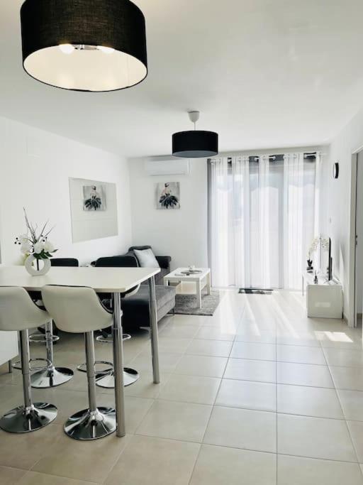 Maison 4 Personnes Avec Jacuzzi Мариньян Экстерьер фото